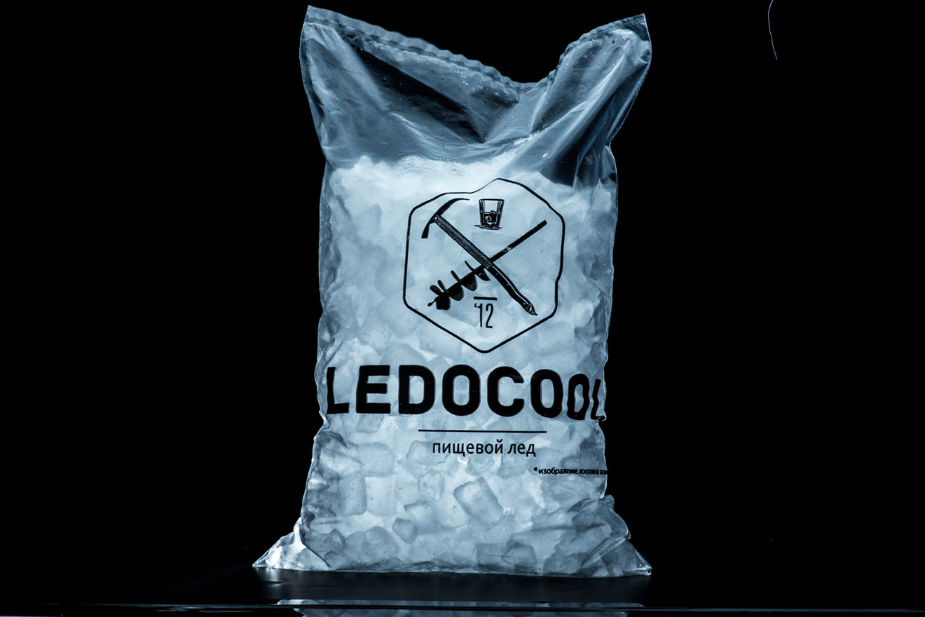 Купить лед в новосибирске. Пищевой лед LEDOCOOL кубики 1 кг. Упаковка льда. Пакет для пищевого льда. Упаковка для пищевого льда.