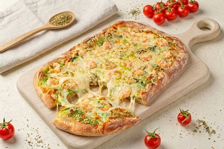 пицца римская креветки с сыром и соусом васаби