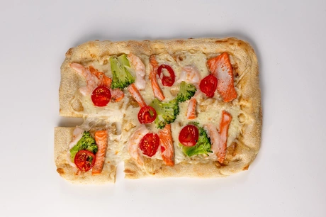 пицца с форелью и брокколи