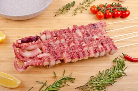 шашлычки из щупальцев кальмара